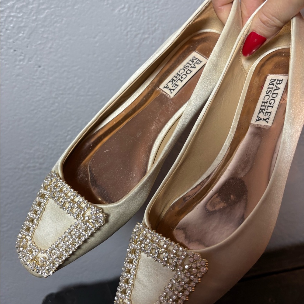 Badgley Mischka Vintage Bedazzled Women's Cream Embellished Flats sz 6